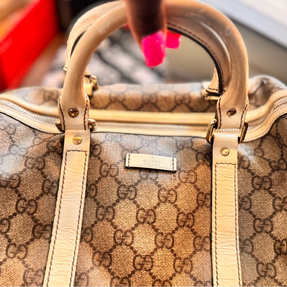 Gucci jumbo shoulder bag
